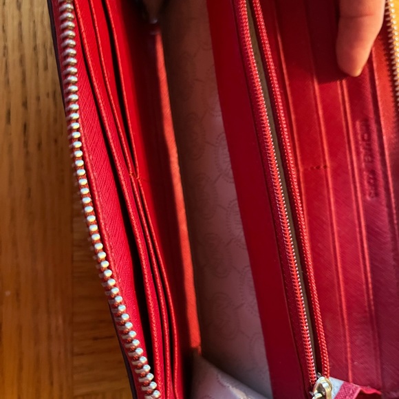 ♥️ Red Michael Kors Wallet♥️ - Picture 11 of 13